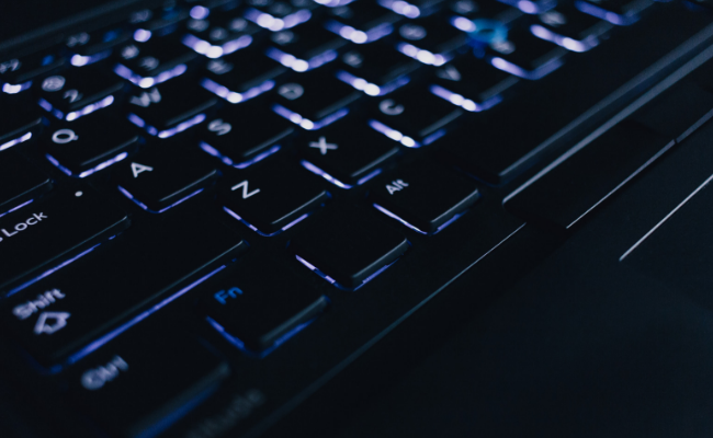 Teclado preto de um computador