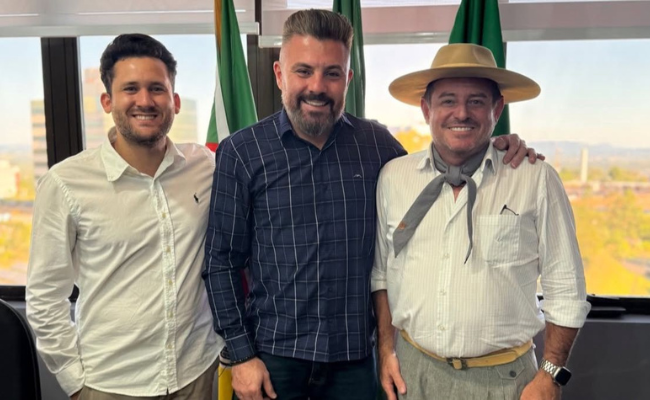 O prefeito Gustavo Finck recebeu, na tarde de terça-feira (14), o secretário estadual de Turismo, Ronaldo Santini, em visita oficial ao Centro Administrativo Leopoldo Petry.