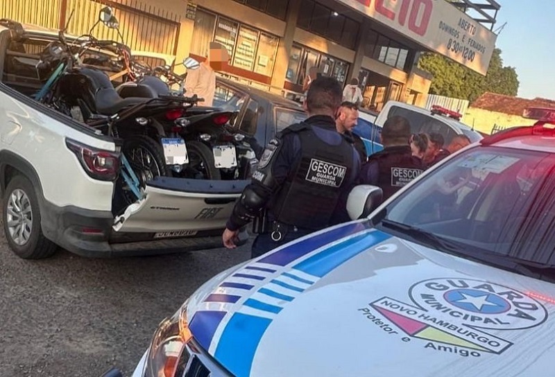 A Guarda Municipal de Novo Hamburgo recuperou, na tarde de quarta-feira (5), uma motocicleta furtada no bairro Lomba Grande. Durante patrulhamento preventivo, os agentes identificaram o veículo na caçamba de uma caminhonete na Rua João Aloysio Allgayer, que transportava uma segunda moto - esta sem indicação de furto.