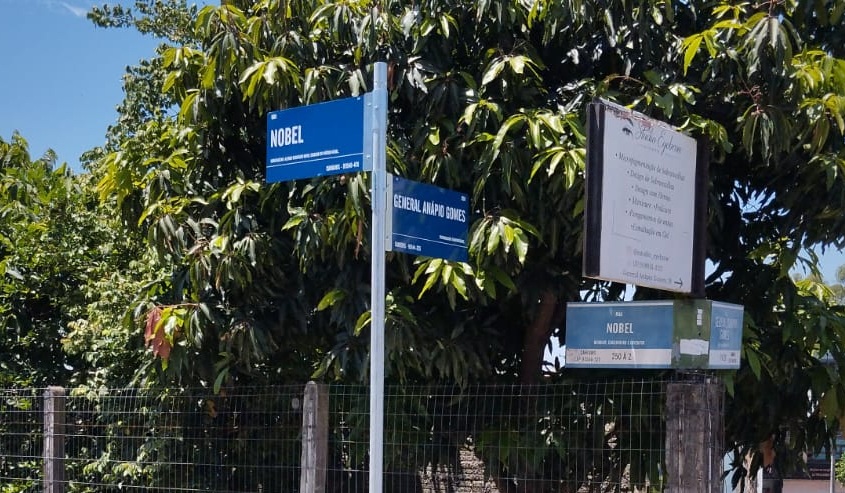 Novas placas vêm sendo instaladas no Município