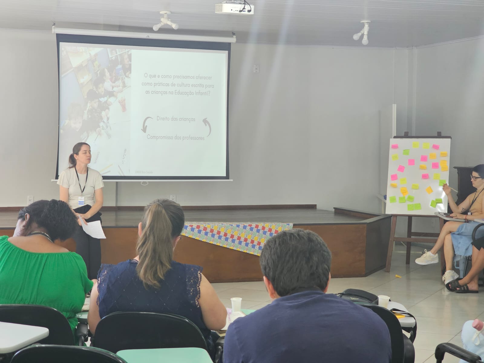 Professores da educação infantil recebem formação para estimular a leitura