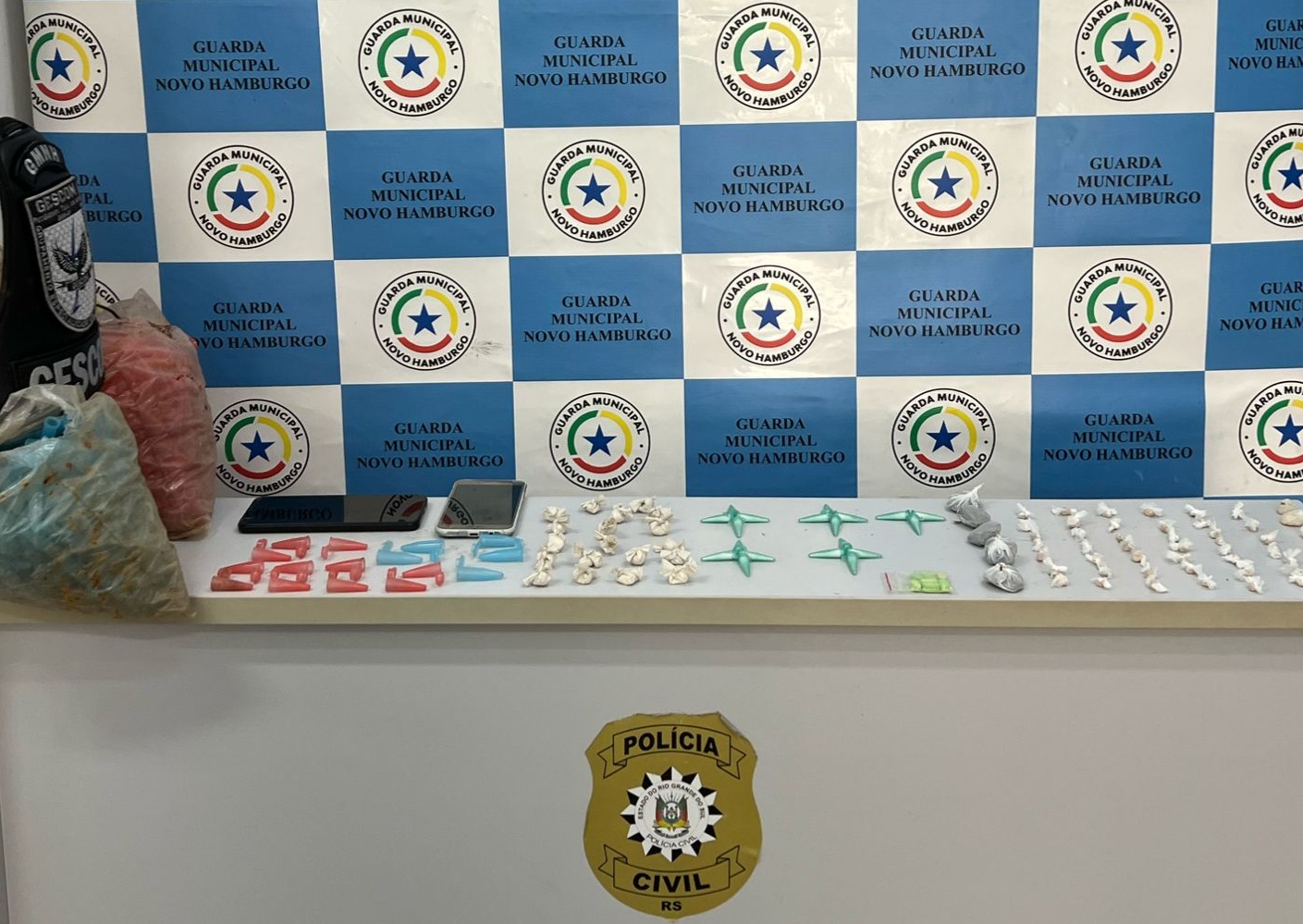 Droga apreendida em ação em Lomba Grande nesta terça-feira (11)