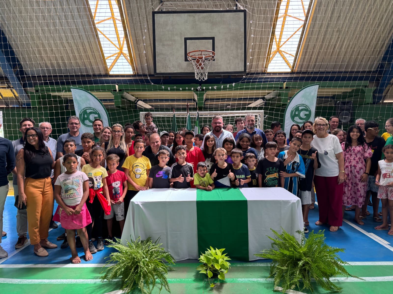 Lançamento do projeto "Olhar Atento" ocorreu na EMEB Arnaldo Grin