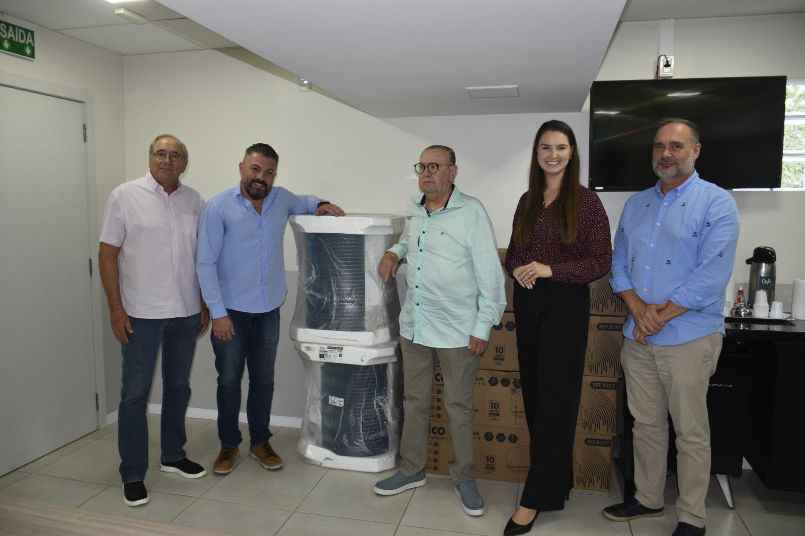 Unimed doa ar-condicionado para o Município 