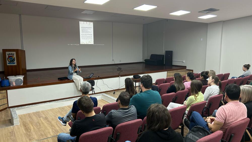 Equipes de saúde bucal recebem capacitação sobre sinais de violência doméstica em crianças
