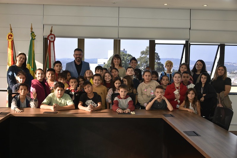 Turmas do 4.º ano foram recepcionadas pelo prefeito Gustavo Finck 