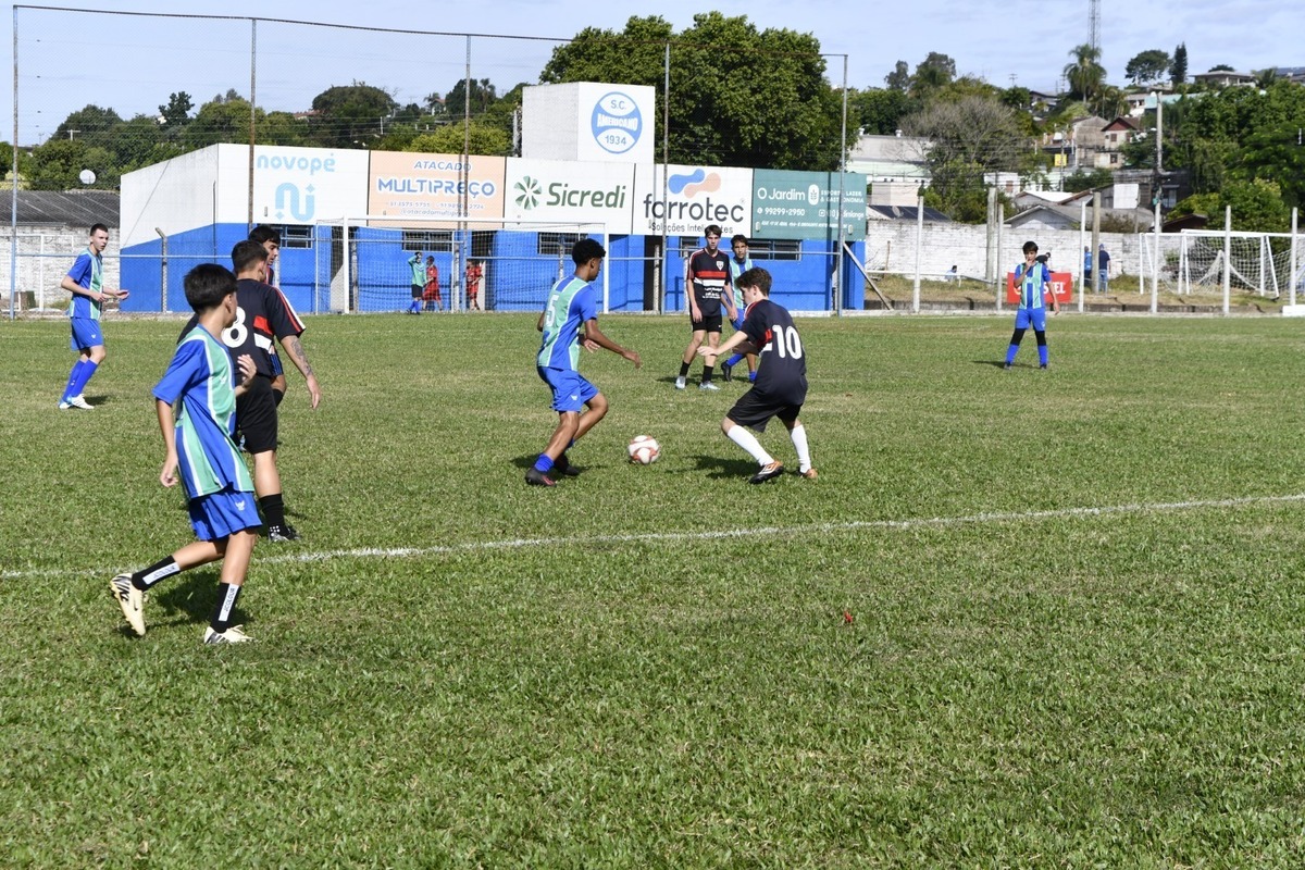 Competição teve início nesta terça-feira, com partidas disputadas no Sport Club Americano