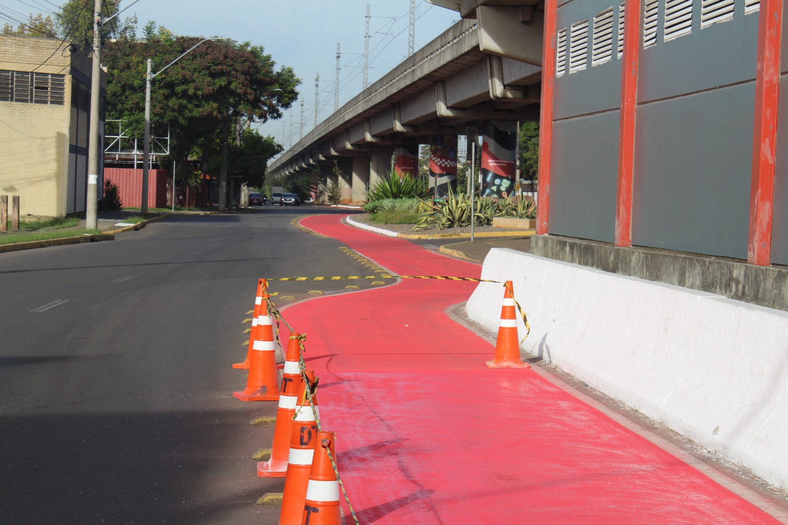 Prefeitura vai consertar buracos da ciclovia junto ao Arroio Luiz Rau