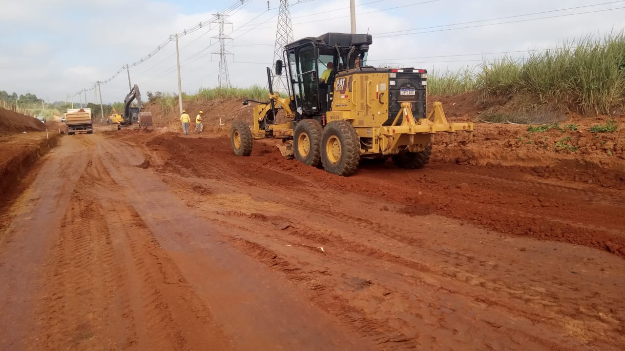 Avança obra de pavimentação da Estrada Presidente Lucena