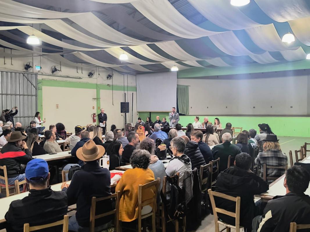 Prefeito participa de assembleia extraordinária da Amolomba