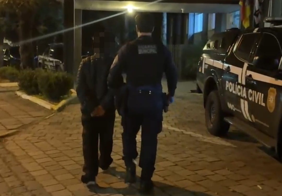 Prisão ocorreu na madrugada próximo da Praça do Imigrante 