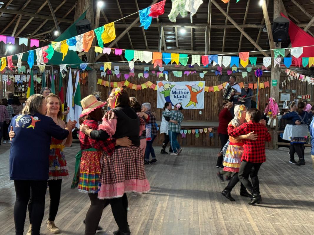 Evento reuniu os núcleos do PMI em uma tarde com música, dança e comidas típicas