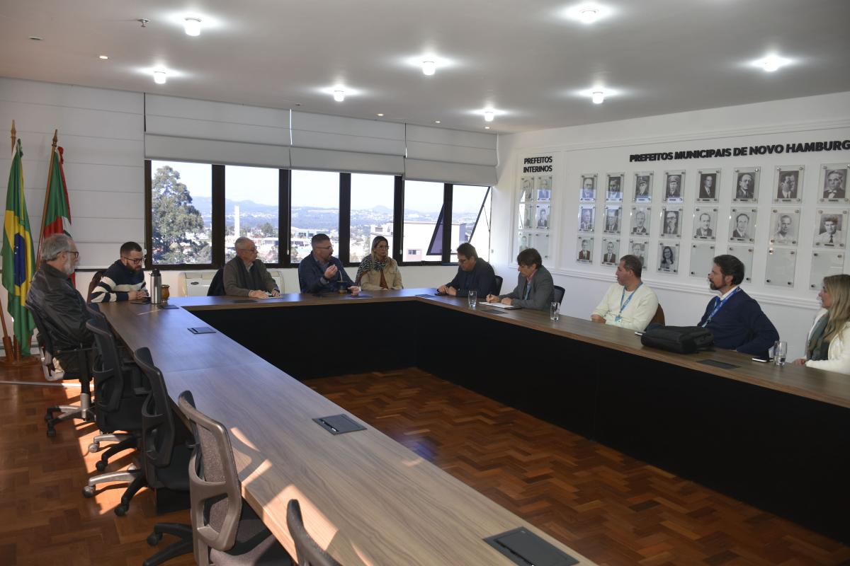 Saneamento é tema de encontro entre Prefeitura e Ministério das Cidades