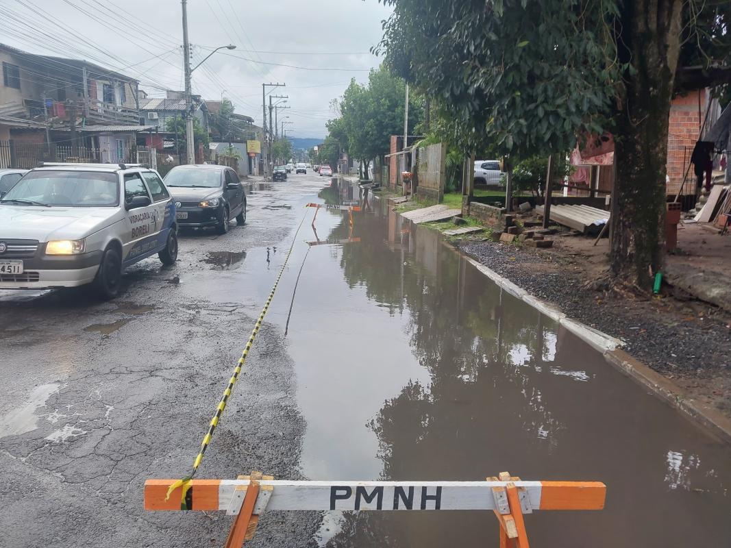 Água do Rio dos Sinos retornou por bueiros mas gerou poucos problemas