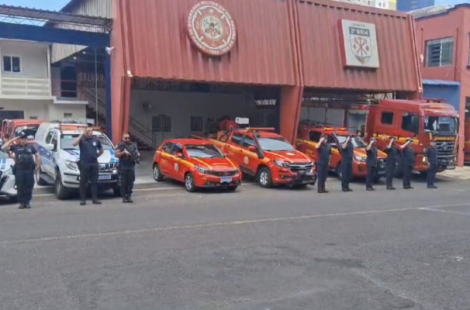 Guarda Municipal e Corpo de Bombeiros Militar de Novo Hamburgo em contigência, em frente as viaturas