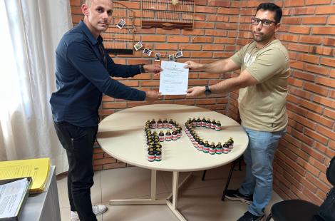 Secretário do Meio Ambiente e Desenvolvimento Urbano Anderson Bertotti, acompanhado de um integrante da Polícia Civil