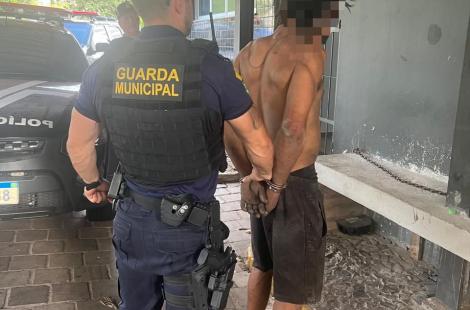 Agentes detiveram seis suspeitos, sendo dois deles com mandado de prisão.