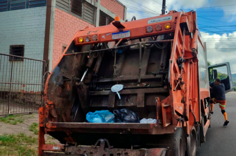 Caminhão de recolhimento de lixo 