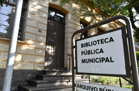 Dia do Livro: Biblioteca Machado de Assis conta com um acervo de 70 mil exemplares
