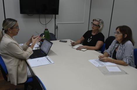 Prefeitura se reúne com entidades para negociar pagamentos em atraso