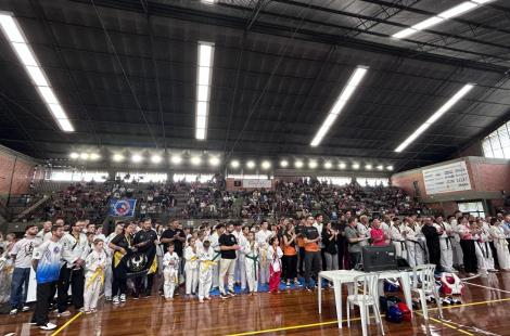 Evento reuniu centenas de atletas no Ginásio Municipal Agostinho Emilio Cavasotto
