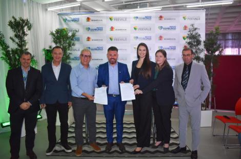 Prefeitura assina termo que autoriza Feevale a construir prédio do Anexo III no Hospital Municipal 