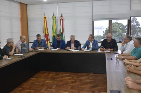 Encontro desta sexta-feira (11) reuniu prefeitos, vereadores e deputados da região do Sinos e Paranhana
