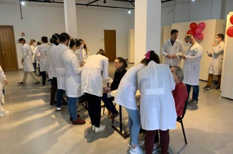 Capacitação para dentistas e exames gratuitos compõem as ações do Maio Vermelho 