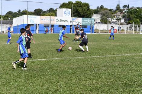 Competição teve início nesta terça-feira, com partidas disputadas no Sport Club Americano