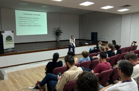 Dezenas de profissionais de saúde participaram da capacitação